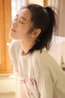 男朋友喜欢亲兔子
